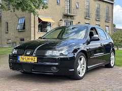 SEAT Leon - 1.8-20VT Topsport Nette auto * Leer