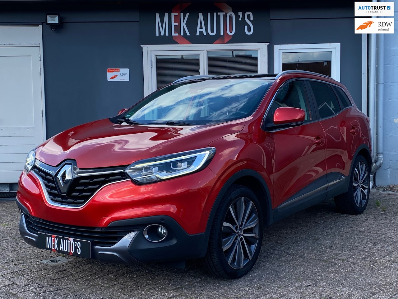 Renault Kadjar - 1.2 TCe Bose|Pano|PDC|Lane Assist|Leder|Navi - AutoWereld.nl