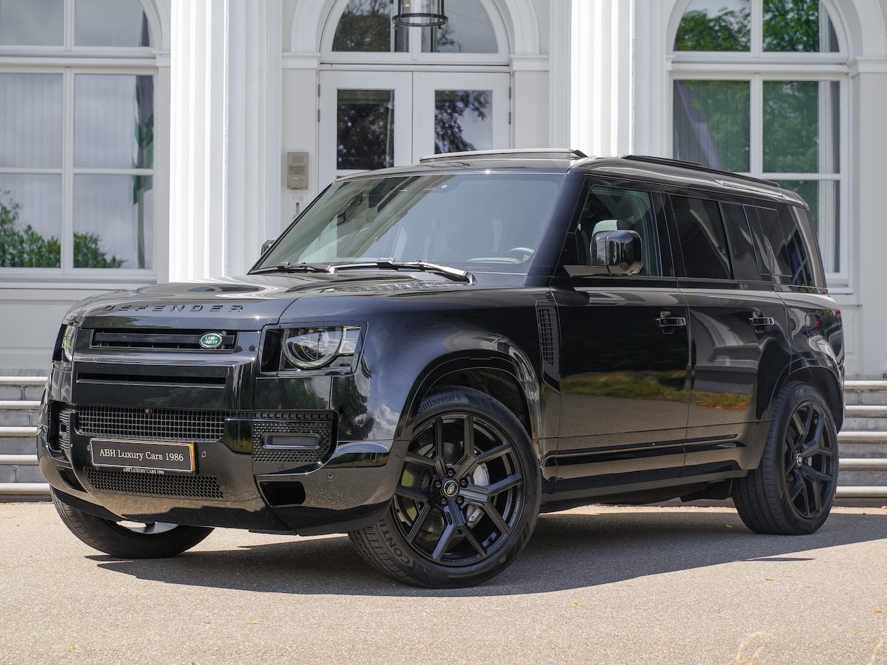 Land Rover Defender 110 - P300e X-Dynamic SE | Pano | 22 inch | 11.4 ich navi | Luchtvering - AutoWereld.nl