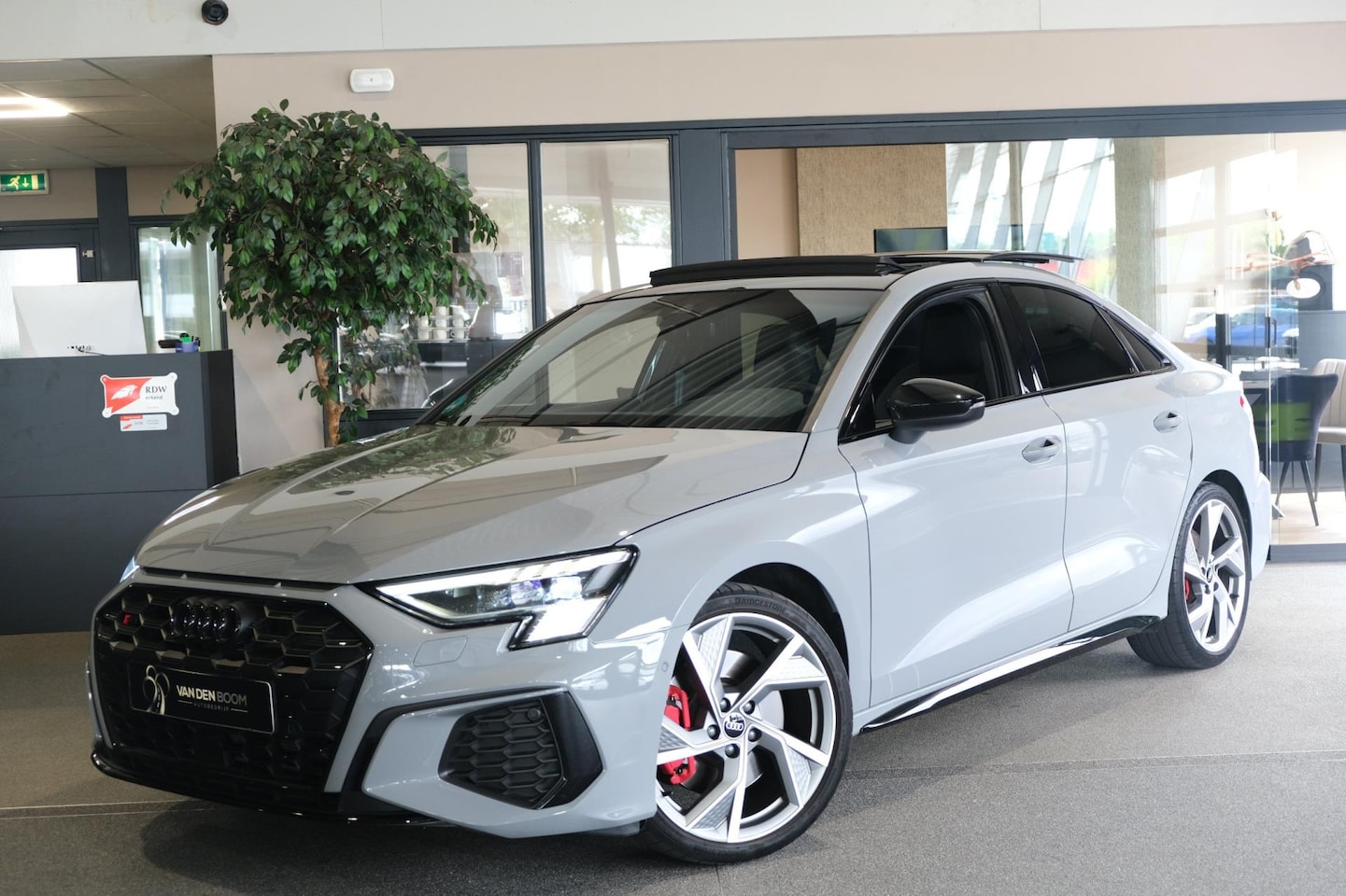 Audi A3 Limousine - 2.0 TFSI S3 quattro Pano Virtual Led Acc Navi Pdc - AutoWereld.nl