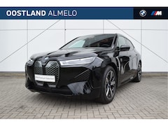 BMW iX - xDrive50 High Executive M Sport / Panoramadak Sky Lounge / Trekhaak / Laserlight / Soft-Cl