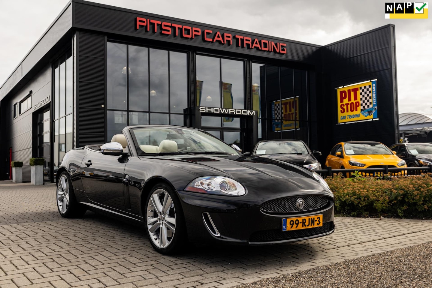Jaguar XK - 5.0 V8 Convertible Portfolio 5.0 V8 Convertible Portfolio, NL Auto, Uniek, Dealer onderhouden! - AutoWereld.nl