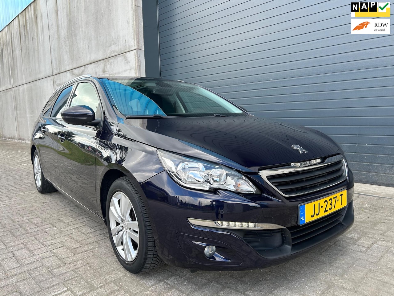Peugeot 308 SW - 1.2i PureTech Blue Lease Executive 2016 - AutoWereld.nl