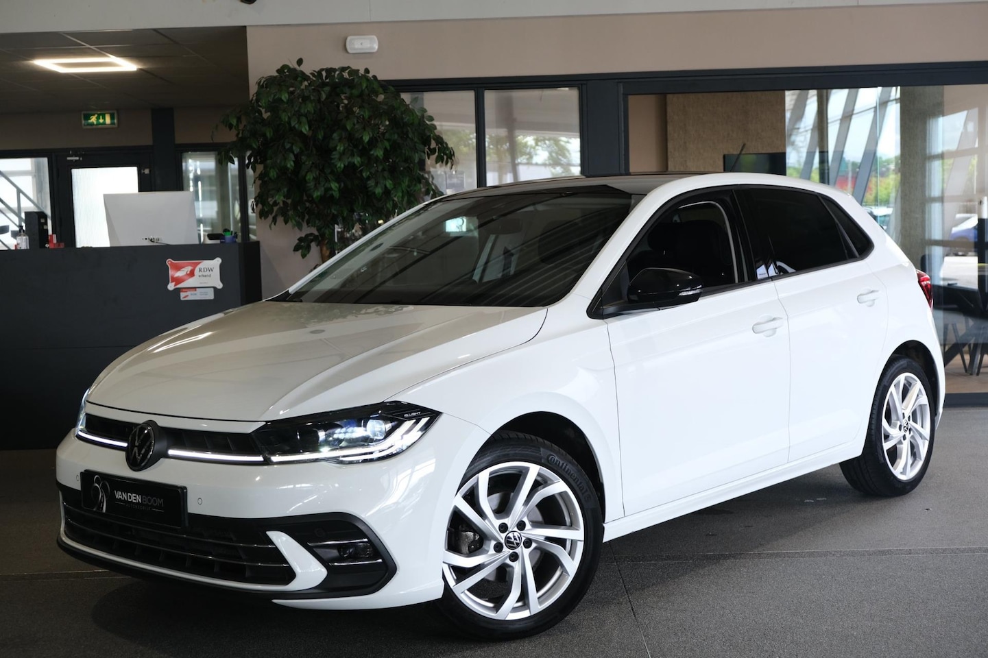 Volkswagen Polo - 1.0 TSI Style DSG 110PK Black IQ Navi Cam Virtual - AutoWereld.nl