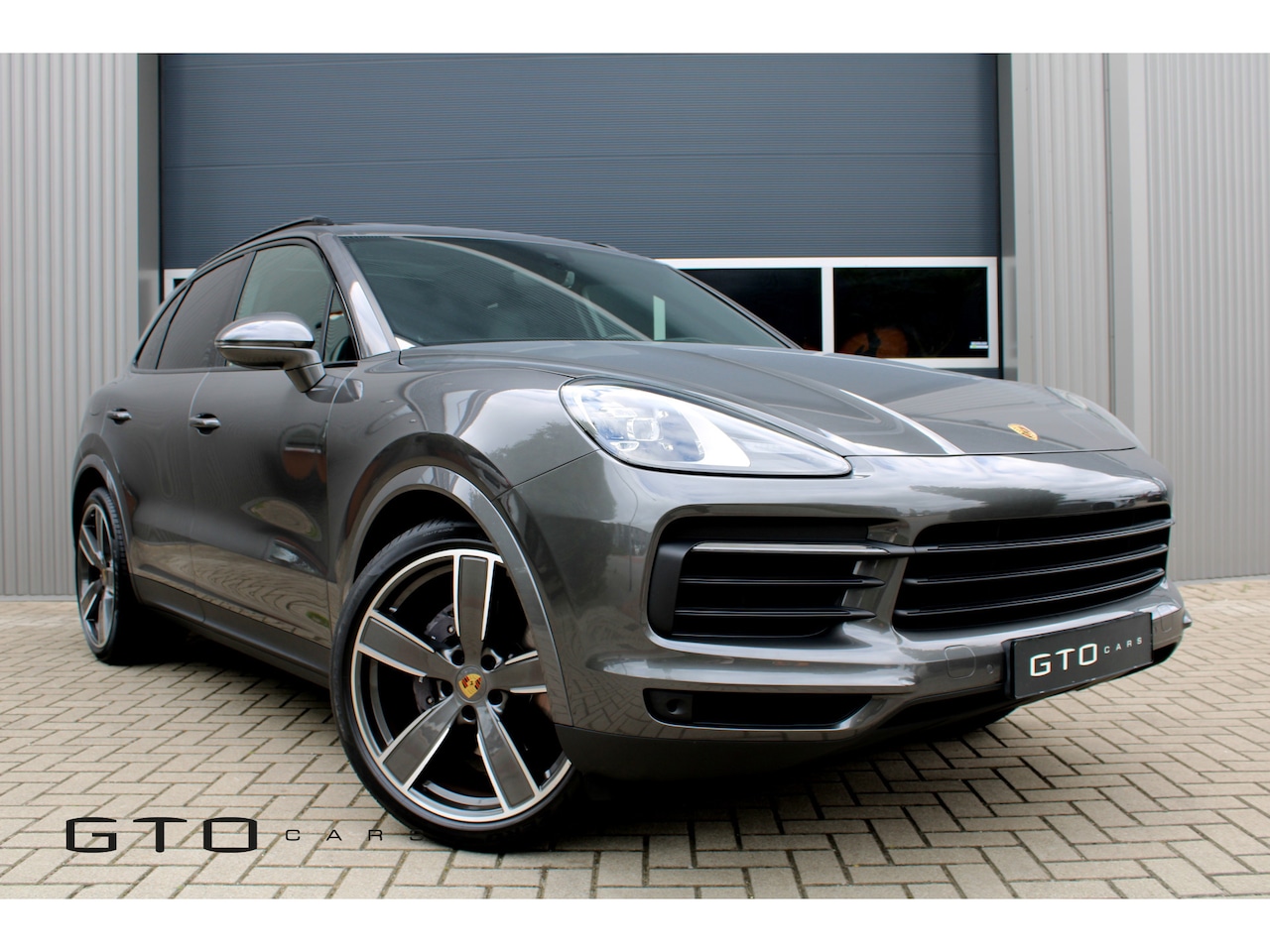 Porsche Cayenne - 3.0 E-Hybrid Sportchrono / BOSE / Sportstoelen / Panorama dak / 22'' / BTW / - AutoWereld.nl