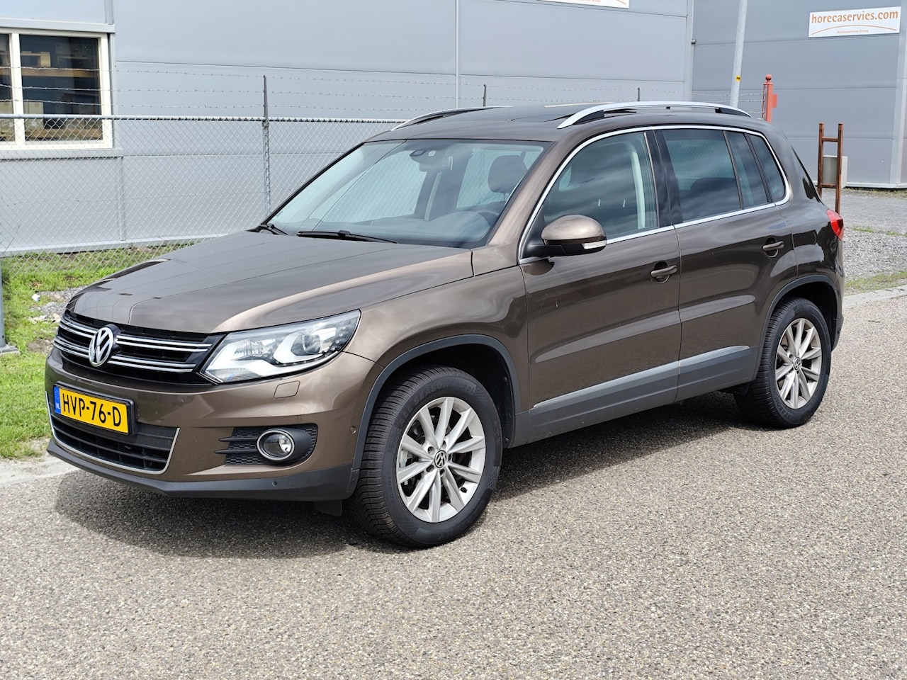 Volkswagen Tiguan - 1.4 TSI Sport&Style Panorama dak , Xenon. - AutoWereld.nl