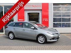 Toyota Auris - Touring Sport 1.8 Hybrid Aspiration met parkeersensoren achter