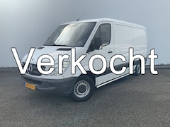 Mercedes-Benz Sprinter - 211 2.2 CDI 366 L2 H1 Automaat 3 Zits Side Bar Trekhaak 2000 kg Euro 4