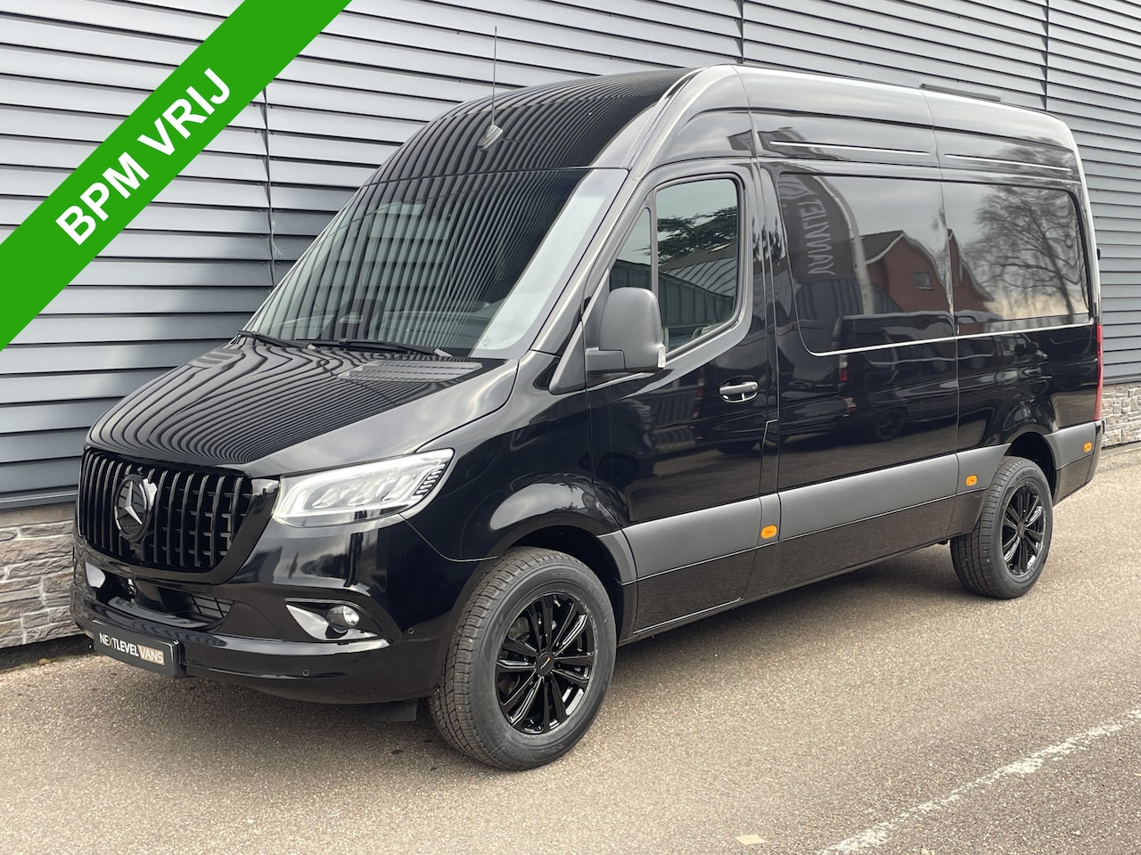 Mercedes-Benz Sprinter - 319 CDI AUTOM.L2H2 RWD 190 PK 3.5 T CAMERA / NAVI - AutoWereld.nl