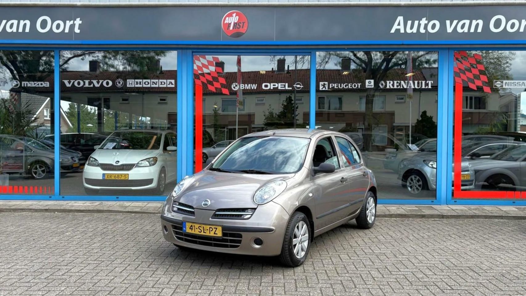Nissan Micra - 1.2 Visia Automaat , Airco , 5DRS.. Elektr pakket - AutoWereld.nl