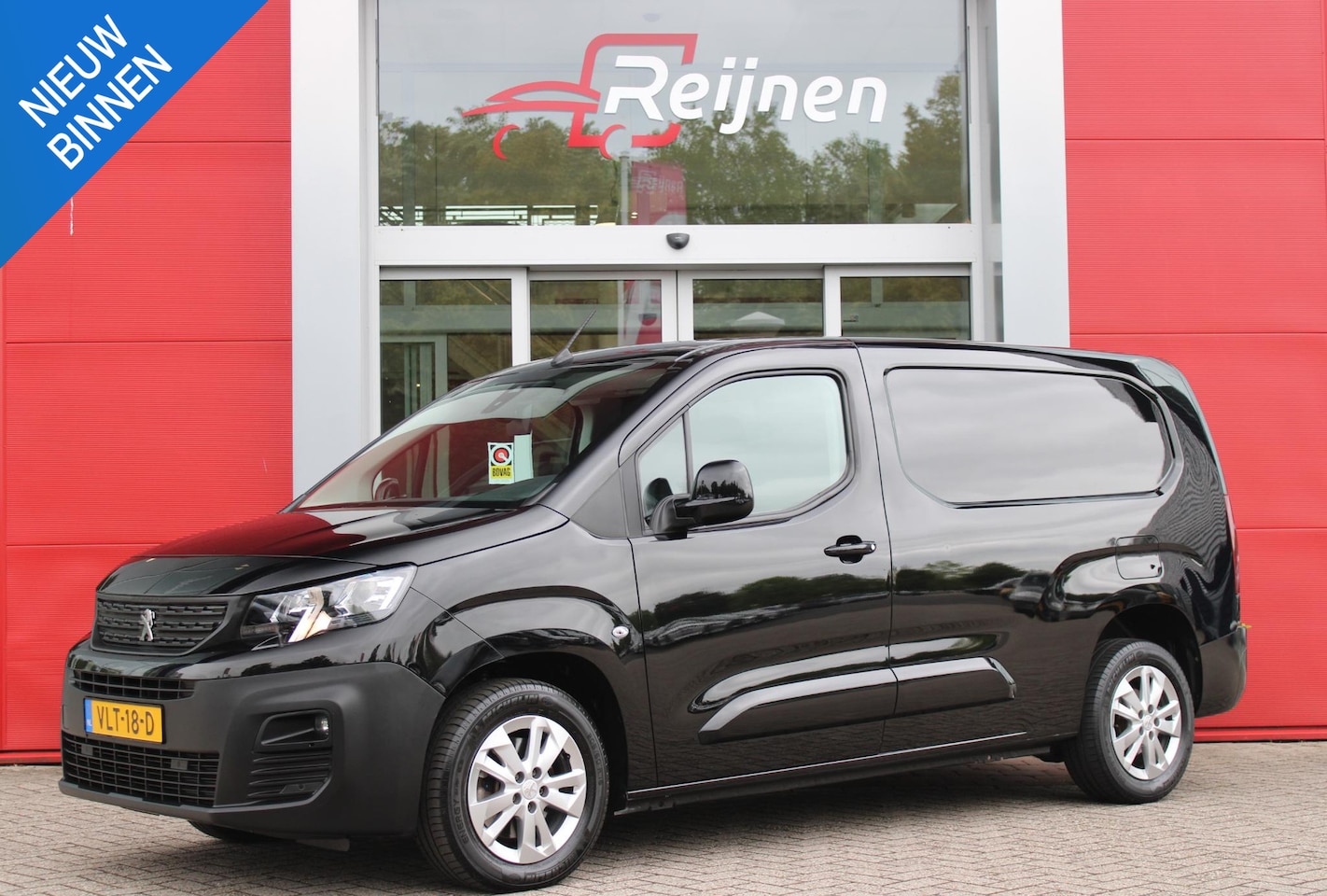 Peugeot Partner - 1.5 130PK BlueHDI Asphalt Long AUTOMAAT | FULL MAP NAVIGATIE | ACHTERUITRIJCAMERA | PARKEE - AutoWereld.nl