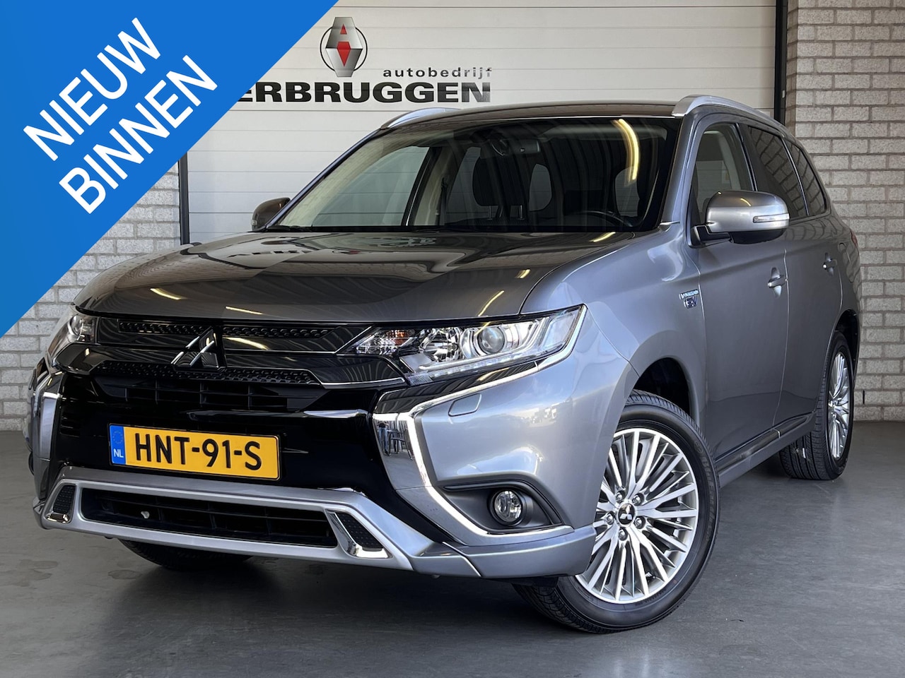 Mitsubishi Outlander - 2.4 PHEV Pure 2.4 PHEV Pure+ - AutoWereld.nl