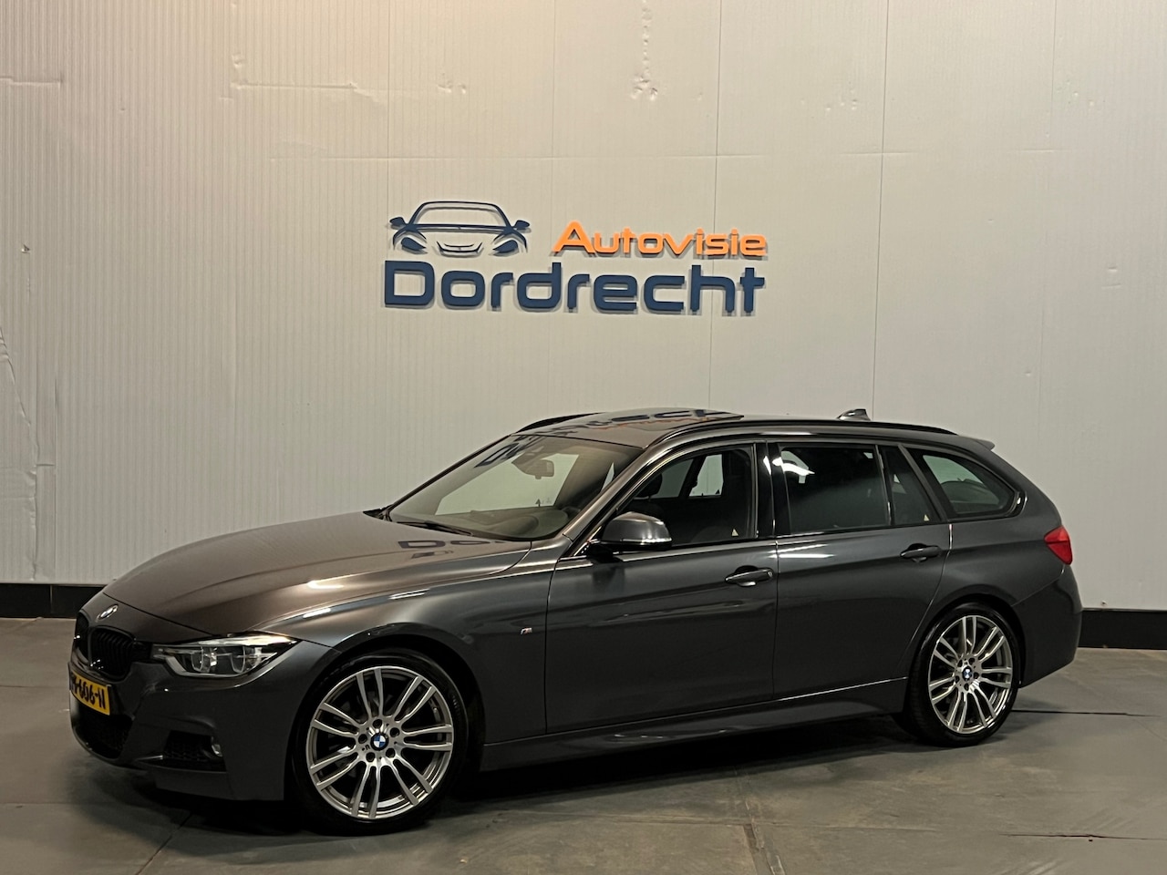 BMW 3-serie Touring - 320d Centennial High Executive|M Sportpakket|Pano|Hud|Keyless Entry|Navi|PDC| - AutoWereld.nl