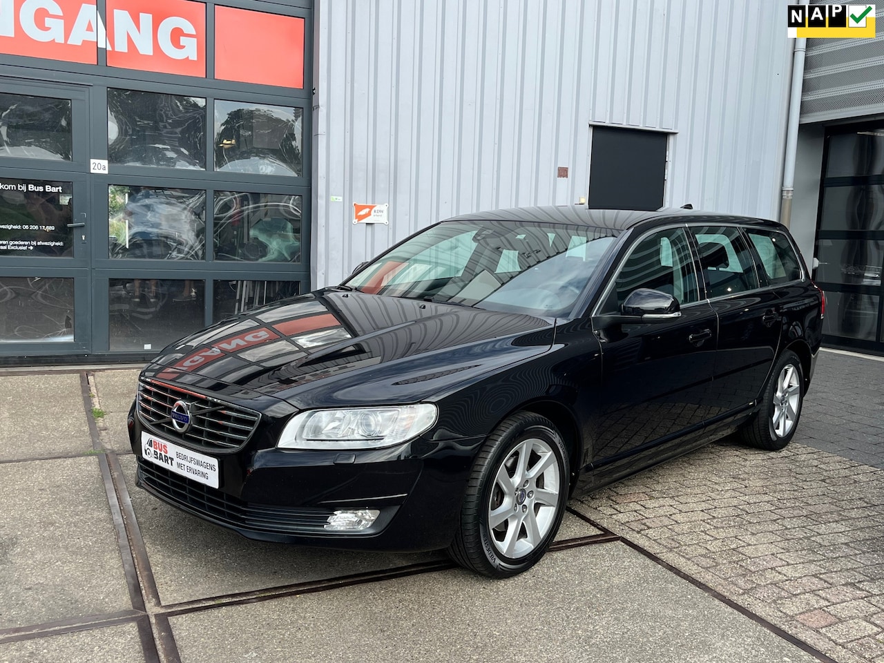 Volvo V70 - 2.0 T4 Dynamic 190PK|NL-Auto|Navi|Pdc|Leder|Cruise Control|Bluetooth - AutoWereld.nl
