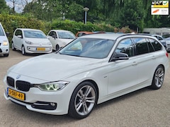 BMW 3-serie Touring - 320d EfficientDynamics Edition Executive Upgrade|Navi|Clima|CruiseControle|PDC|Afneembare