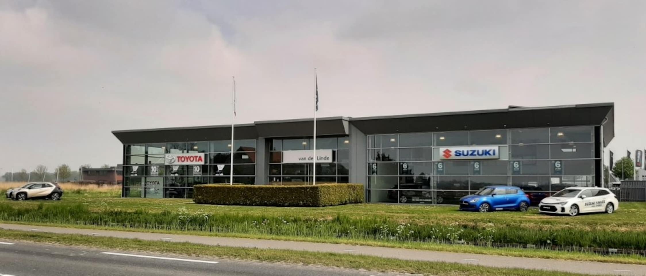 Suzuki Swift - 1.2 Select Smart Hybrid met GT en Black Rhino pakket - AutoWereld.nl