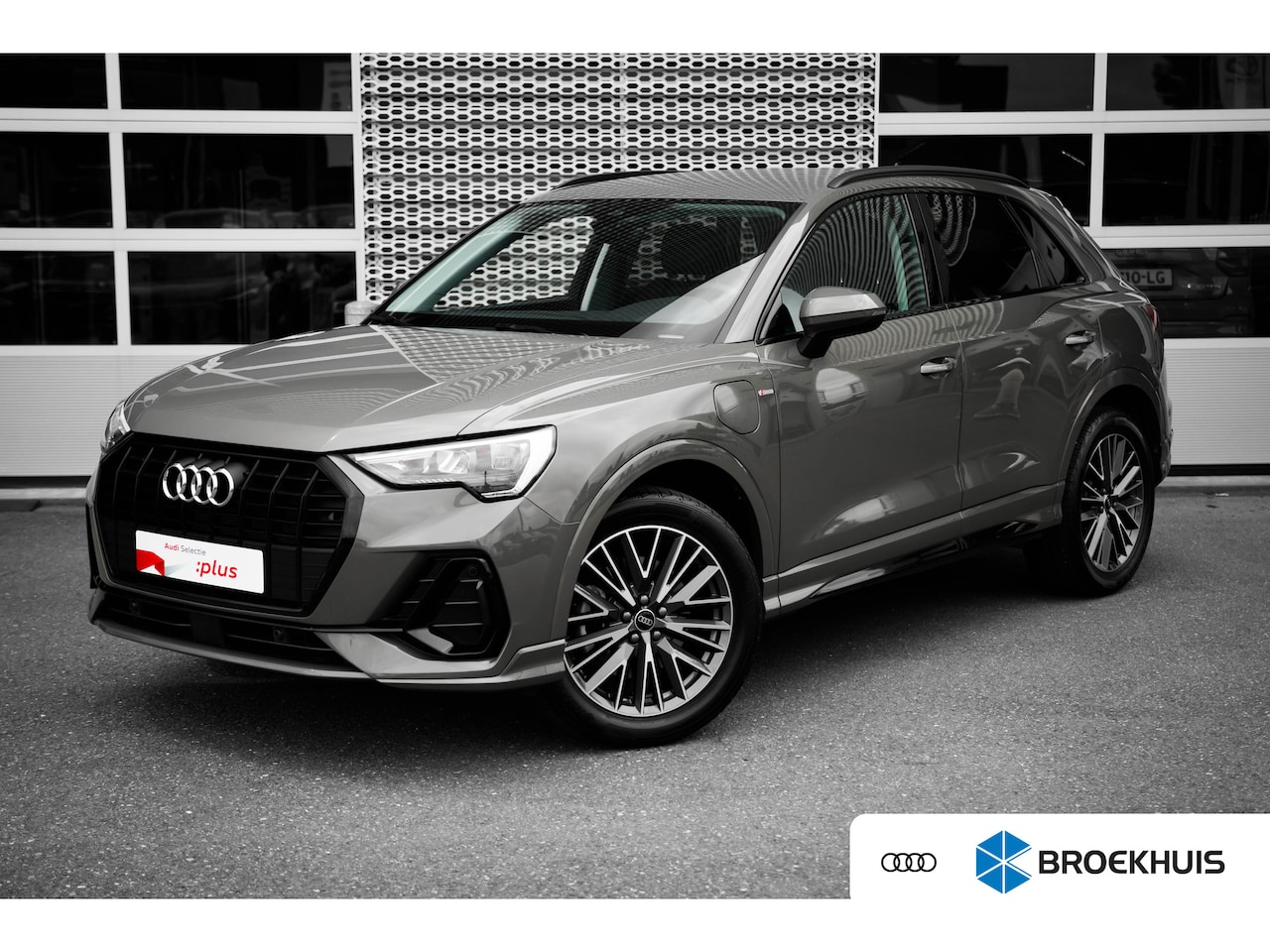 Audi Q3 - 45 TFSI e 245pk S-Line | Keyless | Stoelverwarming | 19" | Parkeerhulp V+A | - AutoWereld.nl
