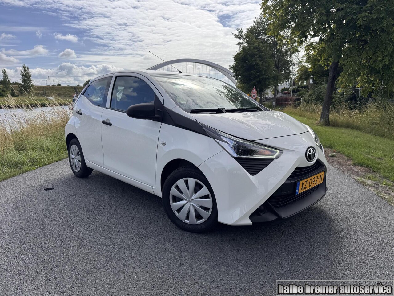 Toyota Aygo - 1.0 VVT-i x-fun |Bluetooth|Airco|Dealer onderho. - AutoWereld.nl