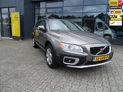 Volvo XC70 - 2.4 D5 Summum Trekhaak, Navi, Leer