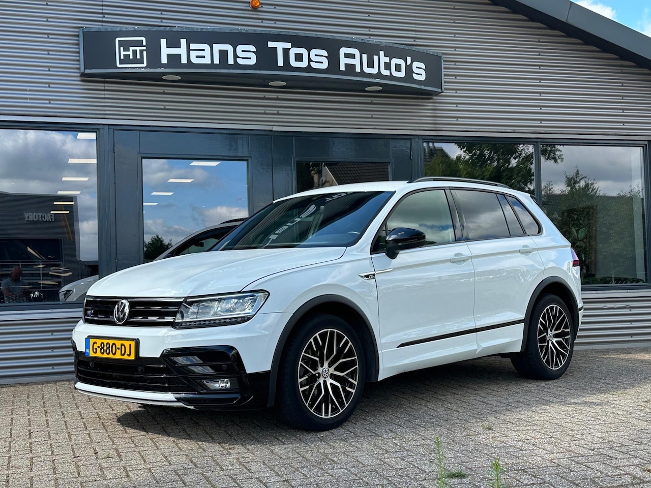 Volkswagen Tiguan - 1.5 TSI 150pk Aut R-Line ACT Highline Business R / Virtual / Adapt crc - AutoWereld.nl
