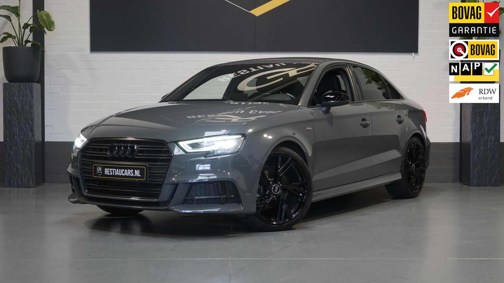 Audi A3 Limousine - 3x S-Line 1.0 TFSI AUTOMAAT-BLACK OPTIK-CLIMA-LED-NAVIGATIE-ORIGINEEL NEDERLANDS-19" - AutoWereld.nl