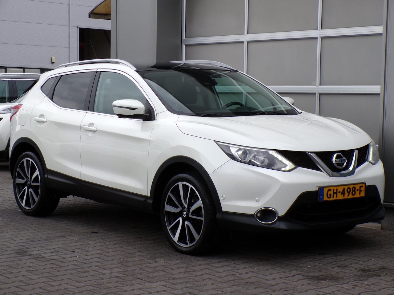 Nissan Qashqai - 1.6 Tekna|Navi|Leder|Cam|PDC|LED|Panoramadak - AutoWereld.nl