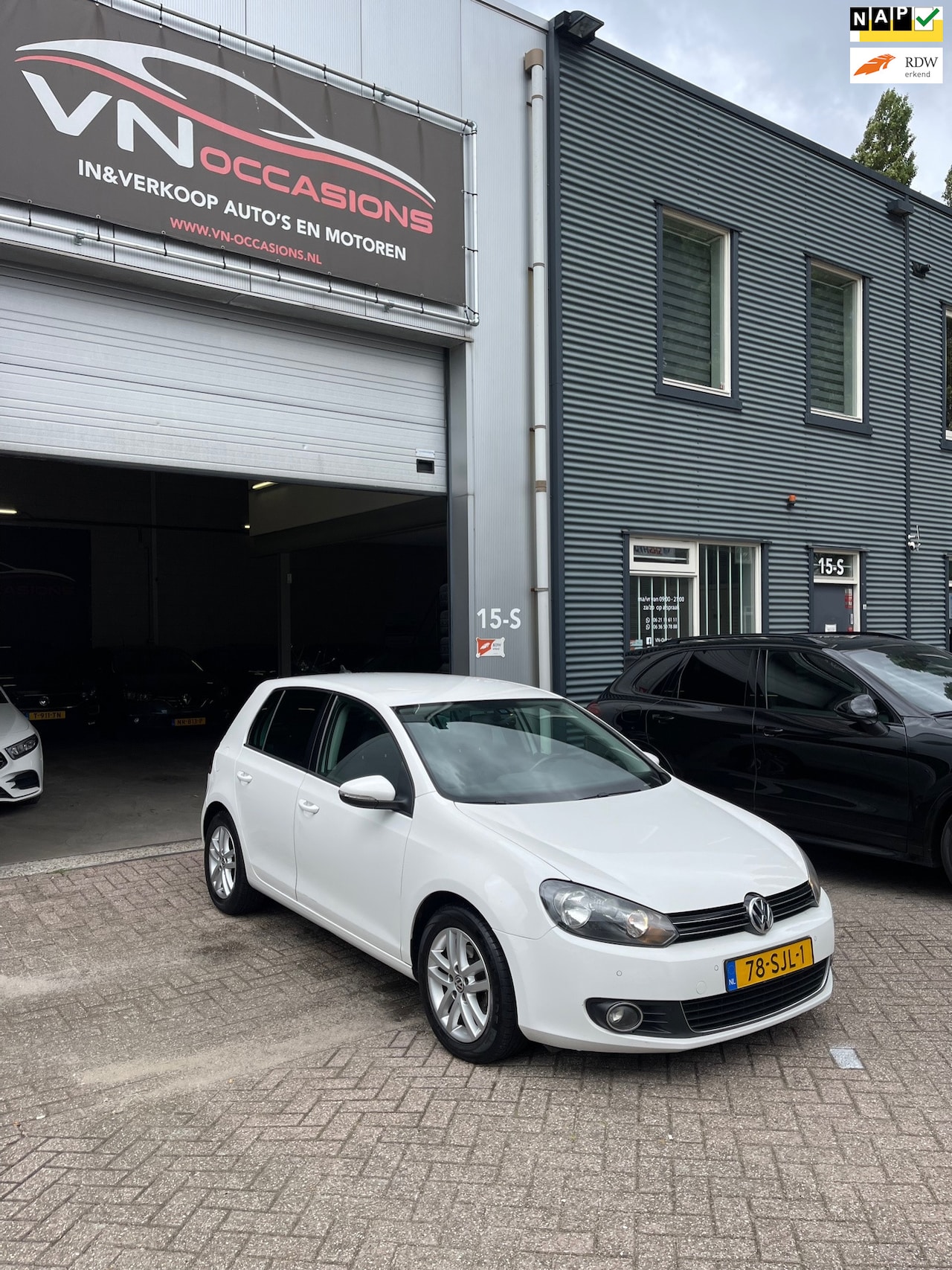 Volkswagen Golf - 1.6 TDI DSG AUTOMAAT Highline BlueMotion - AutoWereld.nl