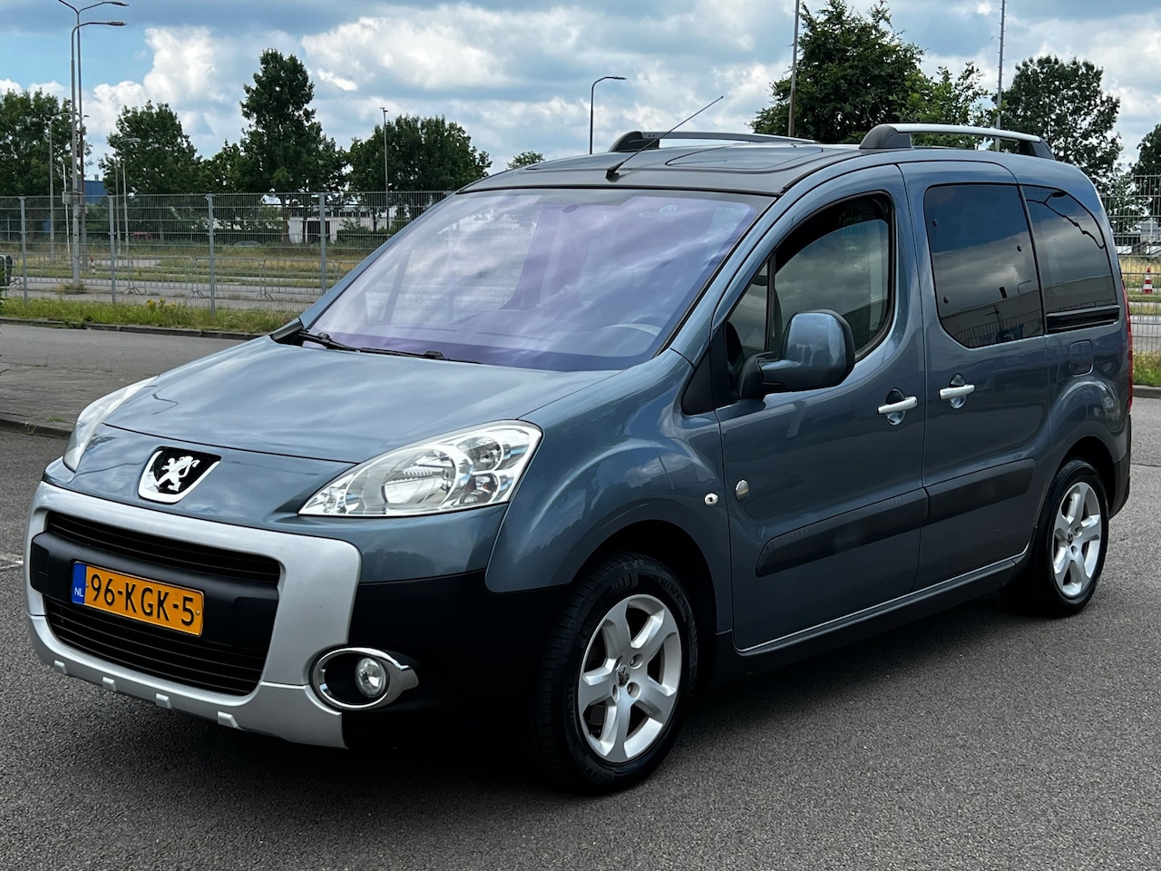 Peugeot Partner Tepee - 1.6 80KW Zenith - 2x schuifdeur - Nette Auto - AutoWereld.nl