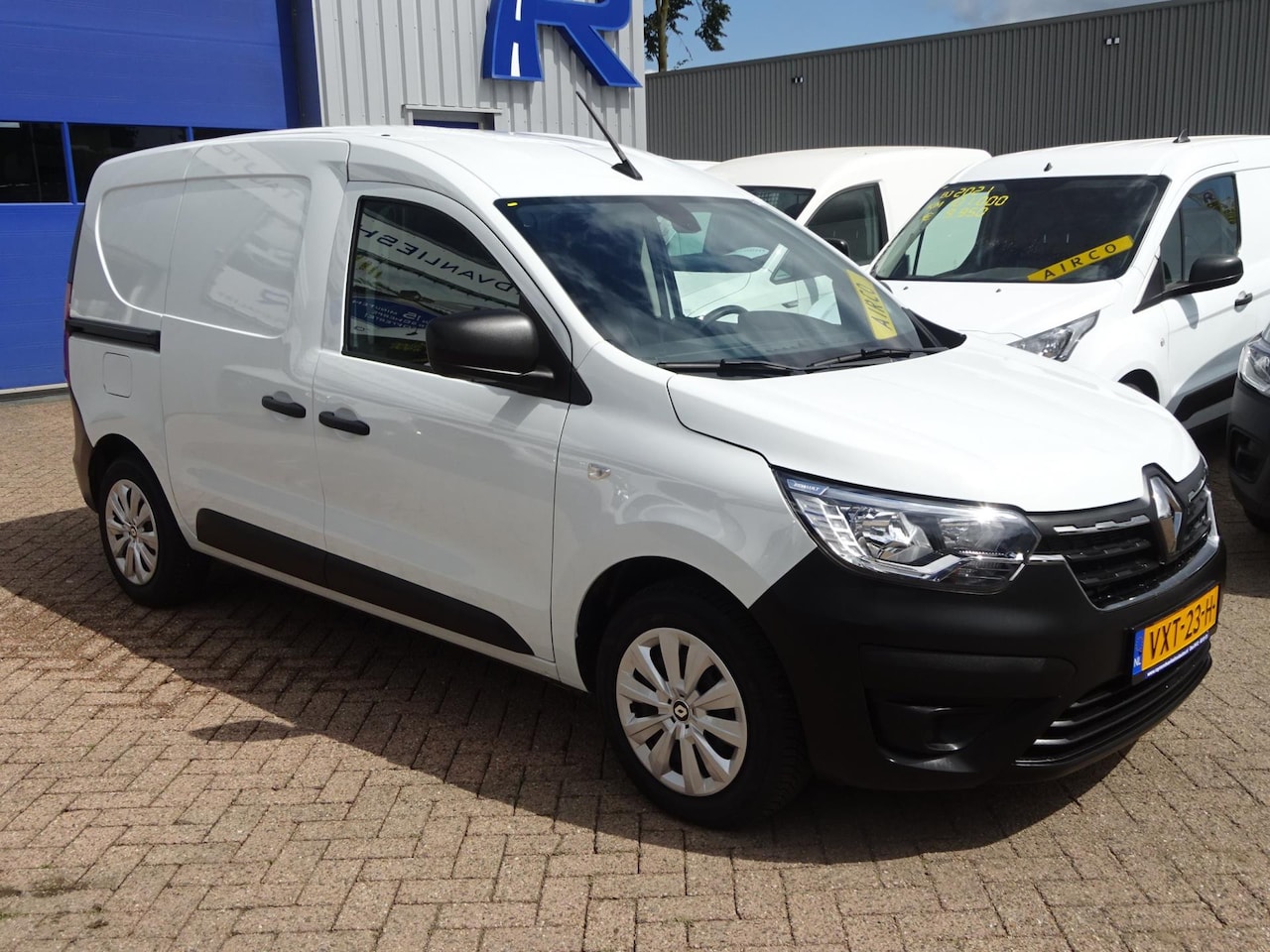 Renault Express - 1.5 dCi 75 Comfort + AIRCO GROOT NAVI SCHERM SCHUIFDEUR CRUISE CONTROL - AutoWereld.nl