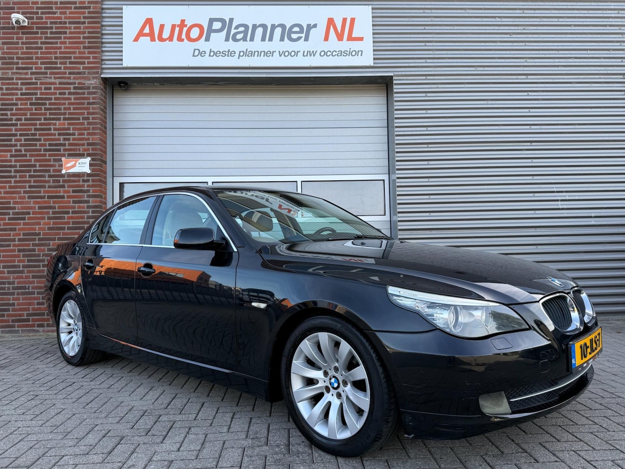 BMW 5-serie - 520i Business Line Edition! Clima! Cruise! Navi! - AutoWereld.nl