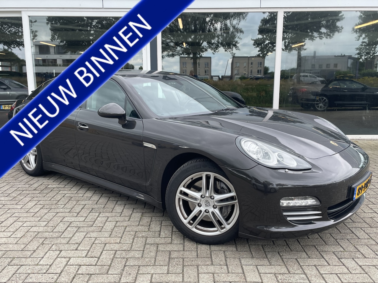 Porsche Panamera - 3.6 4 Origineel NL / Luchtvering / Leder / Xenon / Stoelverwarming / Carbon Gray - AutoWereld.nl
