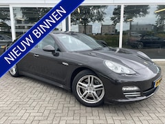 Porsche Panamera - 3.6 4 Origineel NL / Luchtvering / Leder / Xenon / Stoelverwarming / Carbon Gray