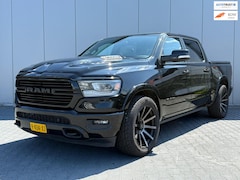 Dodge Ram 1500 - 5.7 V8 4x4 Crew Cab Laramie / Pano / Luchtvering / Elek sidesteps
