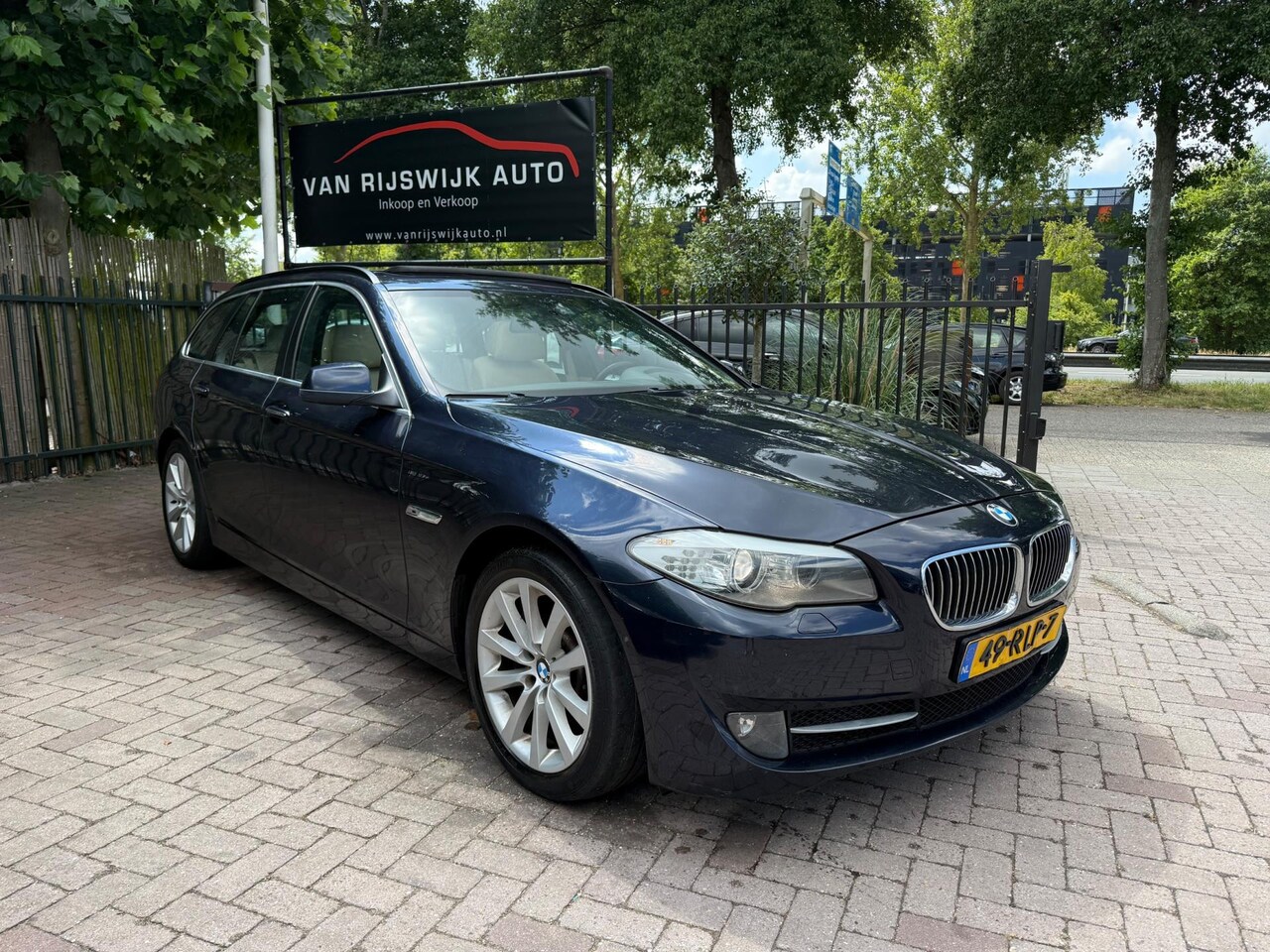 BMW 5-serie Touring - 530d High Exe Pano Xenon Leder Nav Clima Stoelverw - AutoWereld.nl