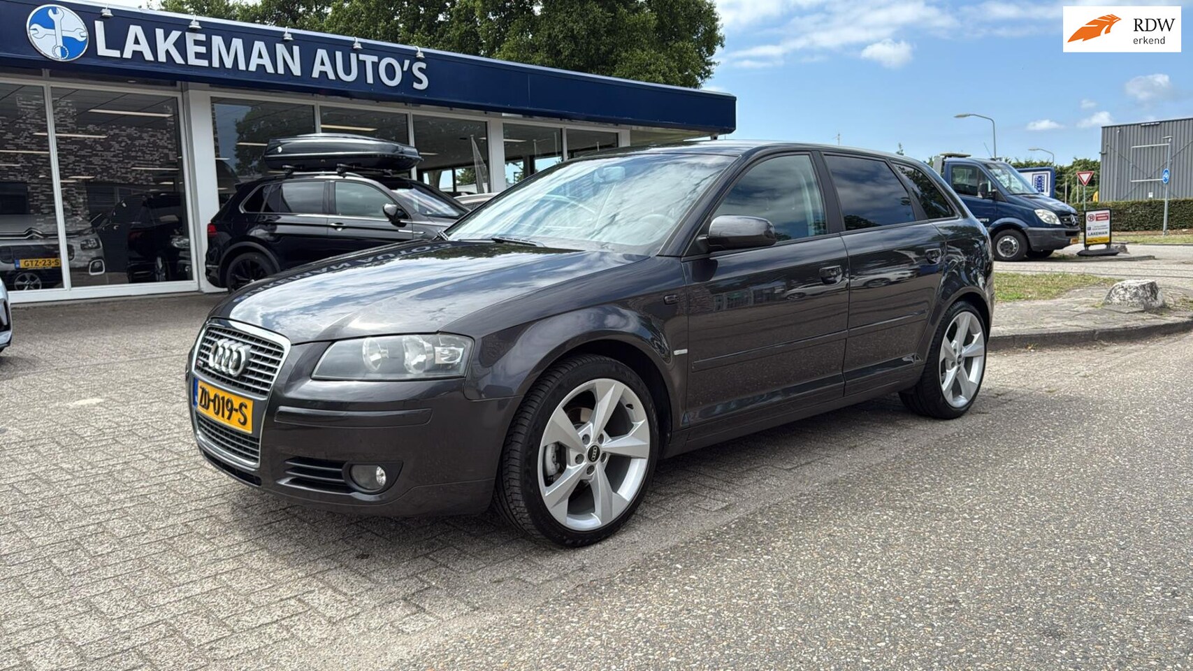 Audi A3 Sportback - 1.6 Attraction Greyline Huurkoop Inruil APK Garantie - AutoWereld.nl