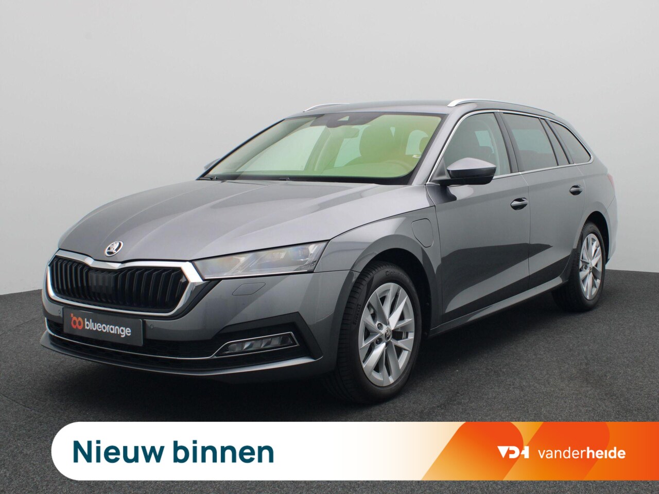 Skoda Octavia Combi - 1.4 TSI iV PHEV Business Edition 204PK DSG Adaptieve Cruise Controle, Keyless, Navi, Achte - AutoWereld.nl