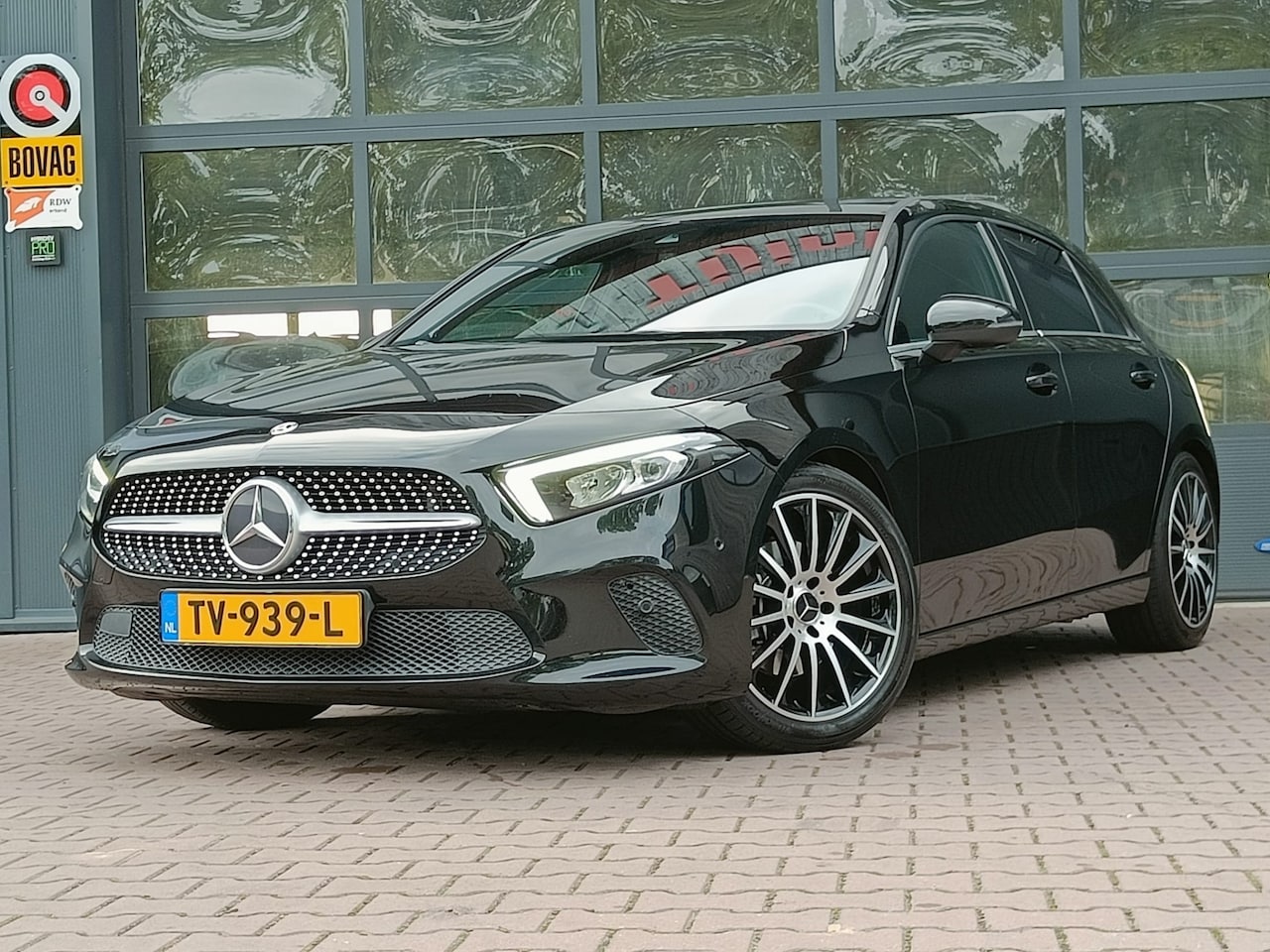 Mercedes-Benz A-klasse - 200 Business Solution Plus Upgrade | Wide Screen | Navi | Stoelverw. | LED/Xenon | Camera - AutoWereld.nl