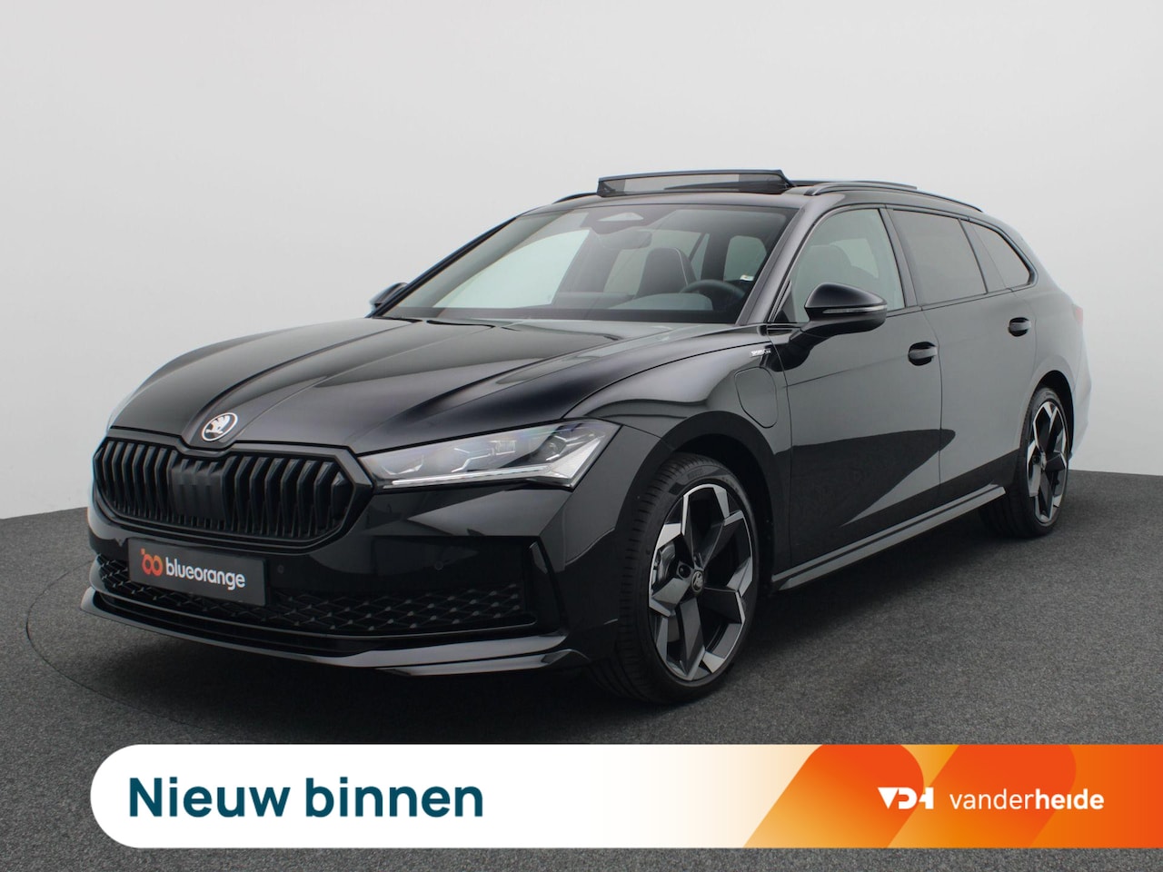Skoda Superb Combi - 1.5 TSI PHEV Sportline Business Pano-Schuifdak, Matrix LED-verlichting, Achteruitrijcamera - AutoWereld.nl