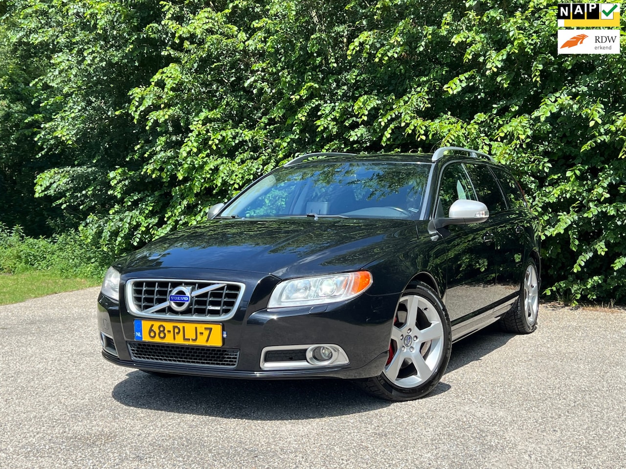 Volvo V70 - 2.0T R-Edition | Navi + Leder + Cruise Nu € 9.975,-!!! - AutoWereld.nl