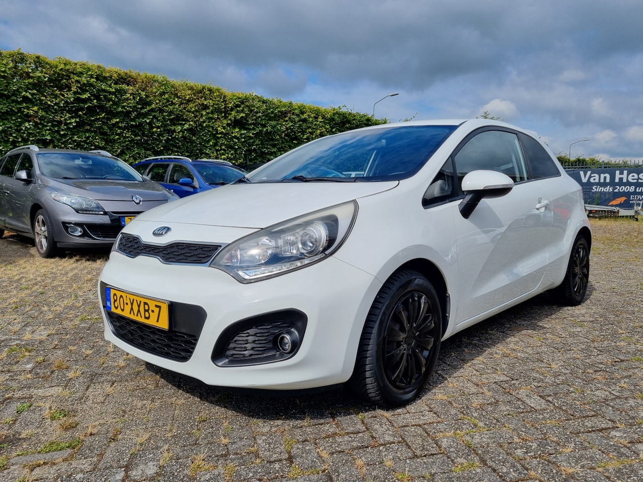 Kia Rio - 1.2 CVVT Plus Pack ✅CARPLAY ✅NIEUWE APK - AutoWereld.nl