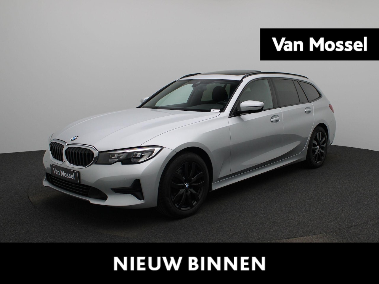 BMW 3-serie Touring - 318i Executive AUTOMAAT | PANORAMADAK | GROOT NAVIGATIE | LEDEREN BEKLEDING | CAMERA | LED - AutoWereld.nl