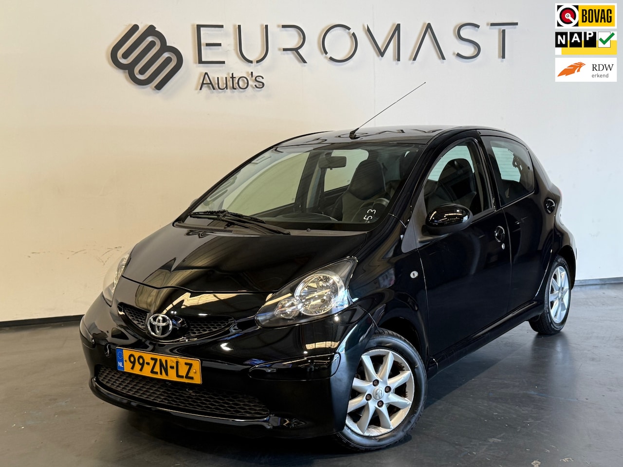 Toyota Aygo - 1.0-12V + Airco Elektrische Ramen 5d Nieuwe Apk - AutoWereld.nl