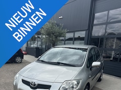 Toyota Auris - 1.6-16V Sol