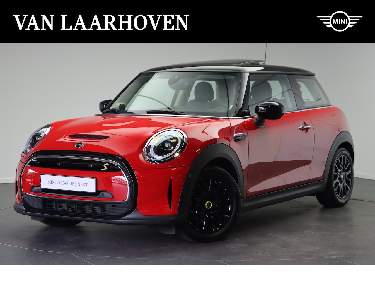 MINI Mini-Electric - Classic / Panoramadak / Sportstoelen / Achteruitrijcamera / Comfort Access / Park Assistan - AutoWereld.nl