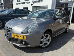 Alfa Romeo Giulietta - 1.4 Turbo MultiAir Sprint, 55.000KM, Navigatie, L.M.Velgen, Parkeersensoren