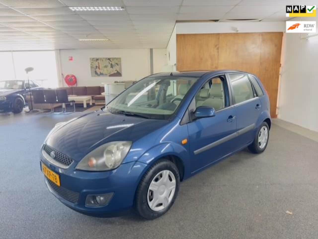 Ford Fiesta - 1.6-16V Ghia Apk Nieuw,Clima,E-Ramen,N.A.P,Trekhaak,Parkeersensor,2 sleutels + Boekjes,Top - AutoWereld.nl