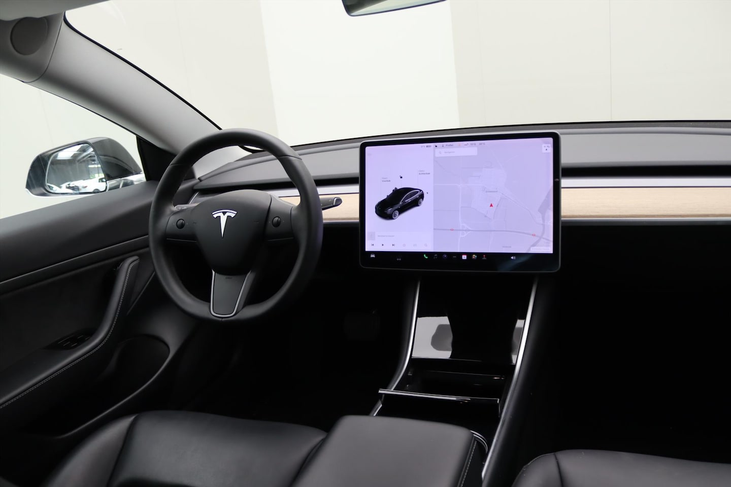 Tesla Model 3 - Standard RWD Plus [ TREKHAAK+AUTOPILOT+PREMIUM AUDIO ] - AutoWereld.nl
