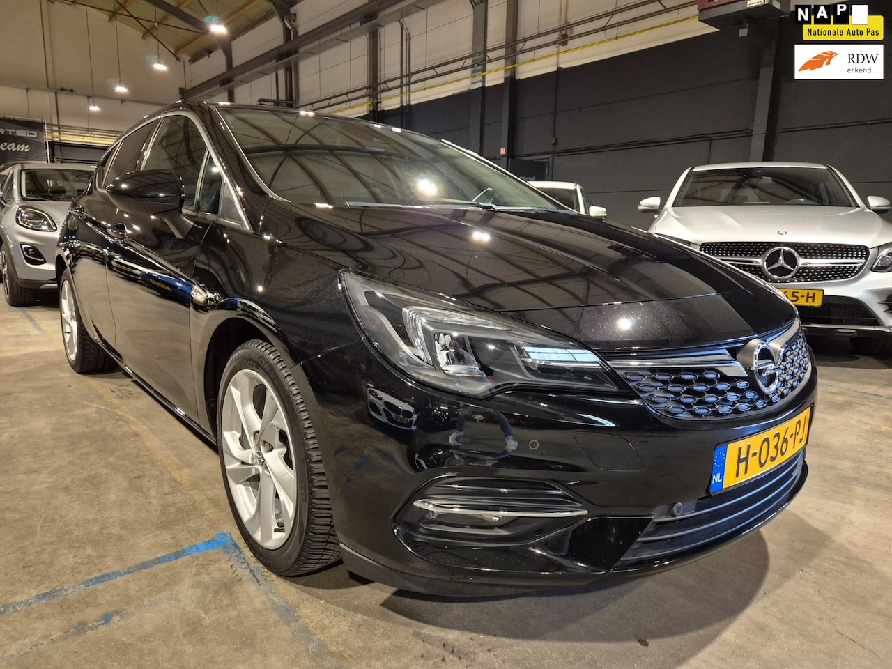 Opel Astra - 1.2 Edition - Clima - Cruise - Stoelverwarming - Navi - CarPlay - Camera - NL Auto - AutoWereld.nl
