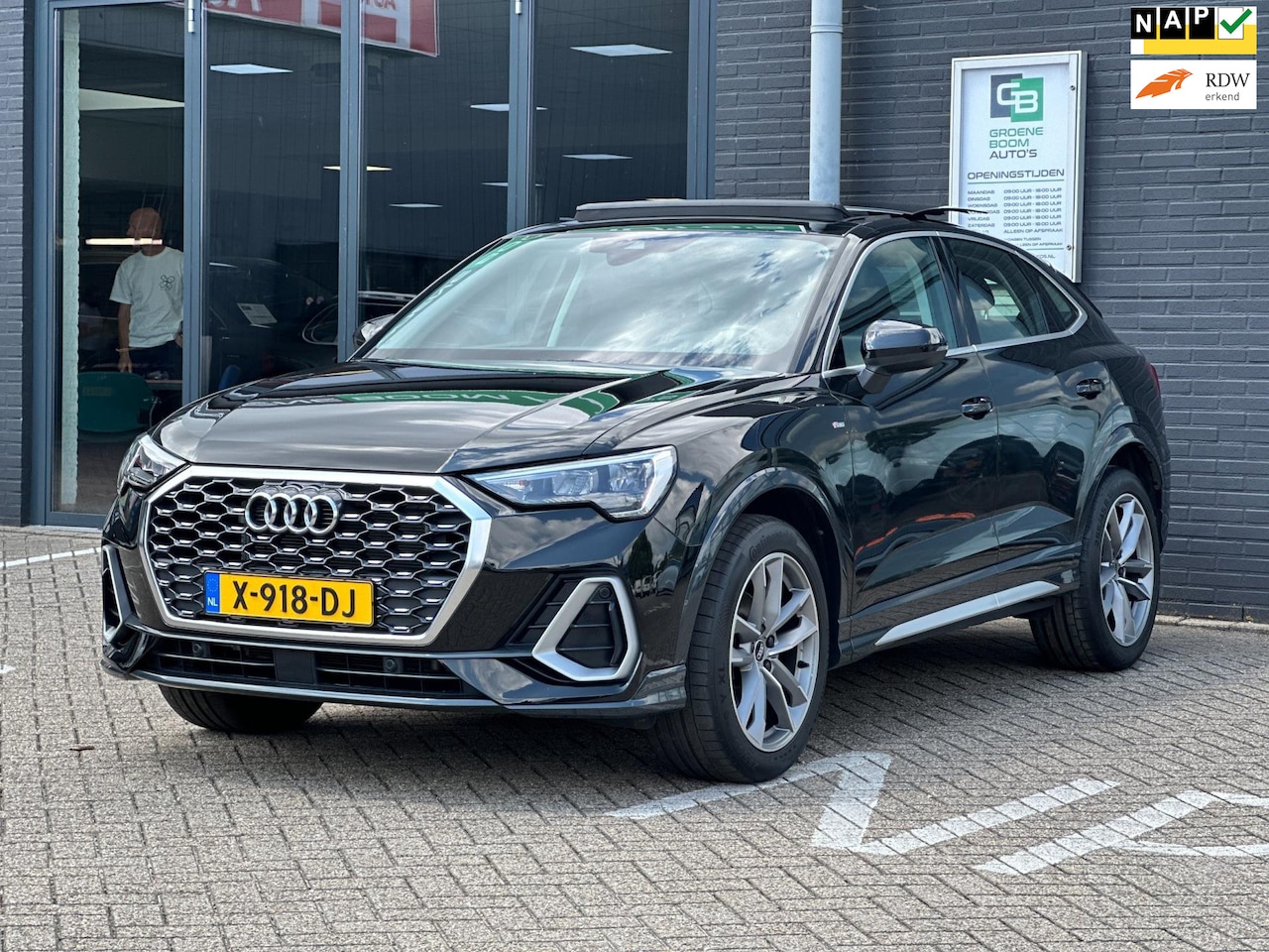 Audi Q3 Sportback - 35 TFSI S edition/PANO-DAK/CAMERA/LED/digitaal dashboard/APP-CONNECT!! - AutoWereld.nl