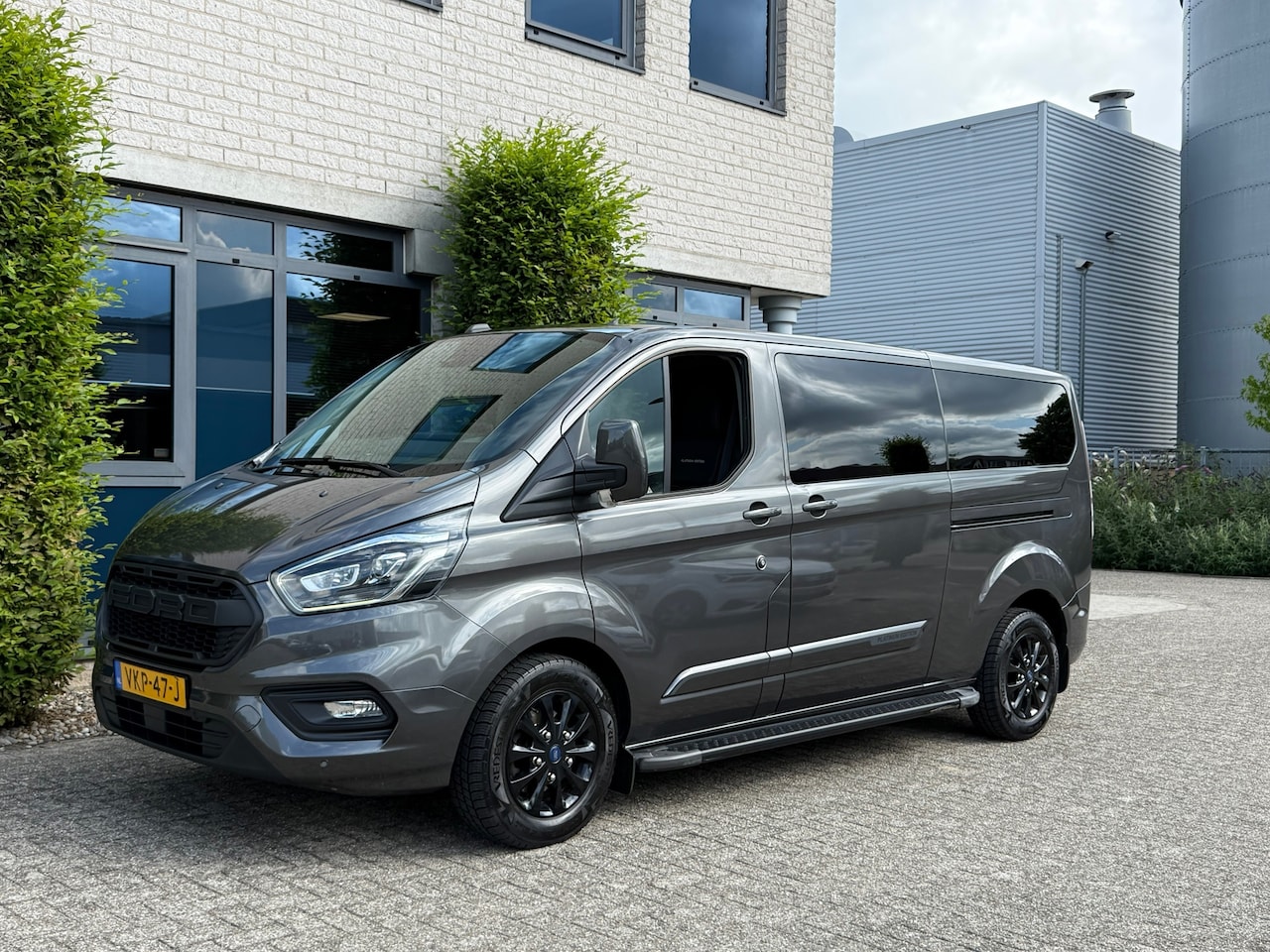 Ford Transit Custom - 320 2.0 TDCI L2H1 Platinum Edition DC - AutoWereld.nl